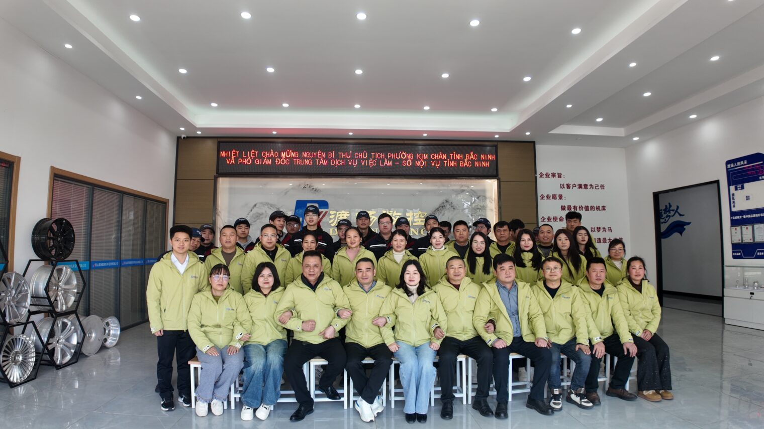 Thị trường nước ngoài tiếp tục được mở rộng, hoạt động kinh doanh tại Việt Nam nhận được sự quan tâm từ chính quyền.